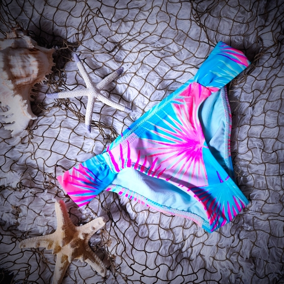 Xhilaration Other - Xhilaration Cheeky Bikini Bottoms